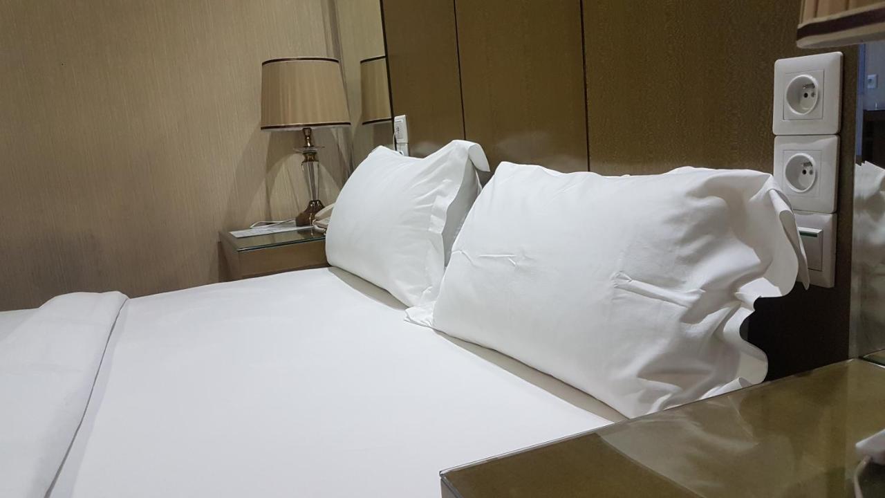 Edmond Hotel 布拉柴维尔 外观 照片