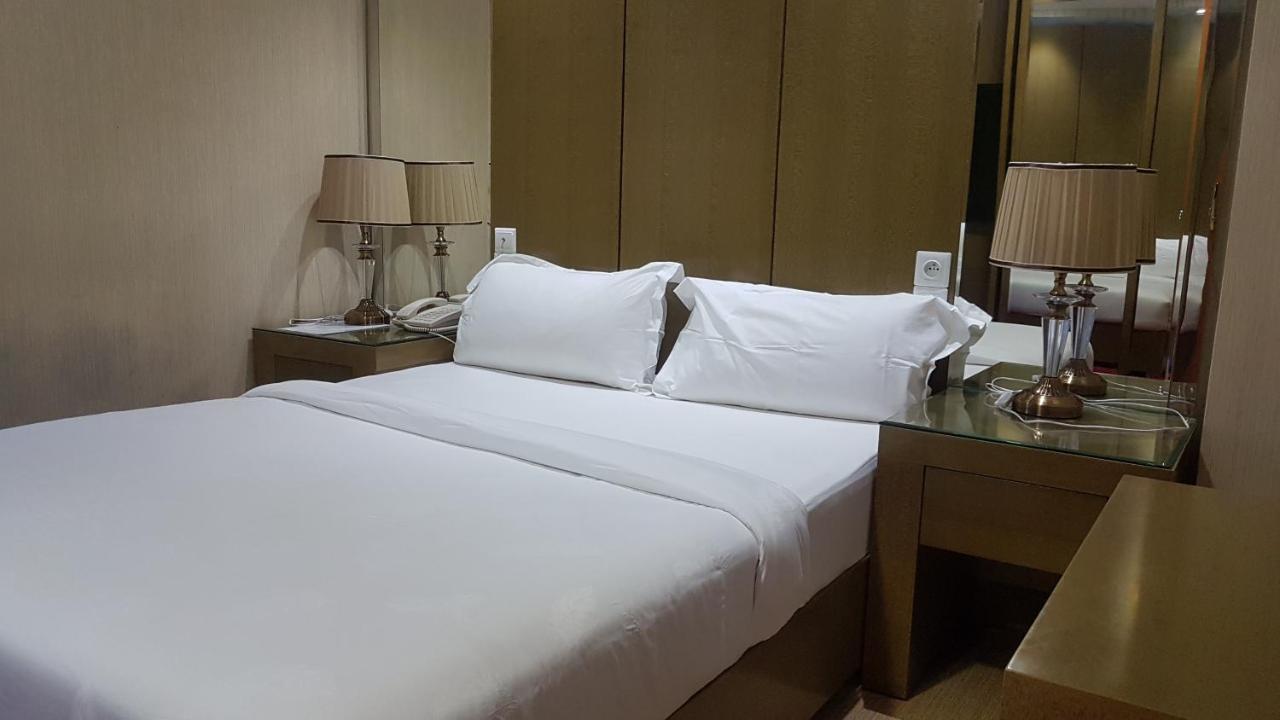 Edmond Hotel 布拉柴维尔 外观 照片