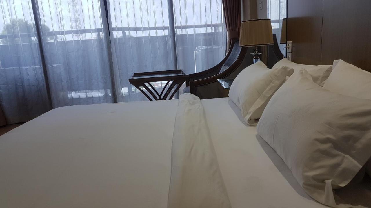 Edmond Hotel 布拉柴维尔 外观 照片