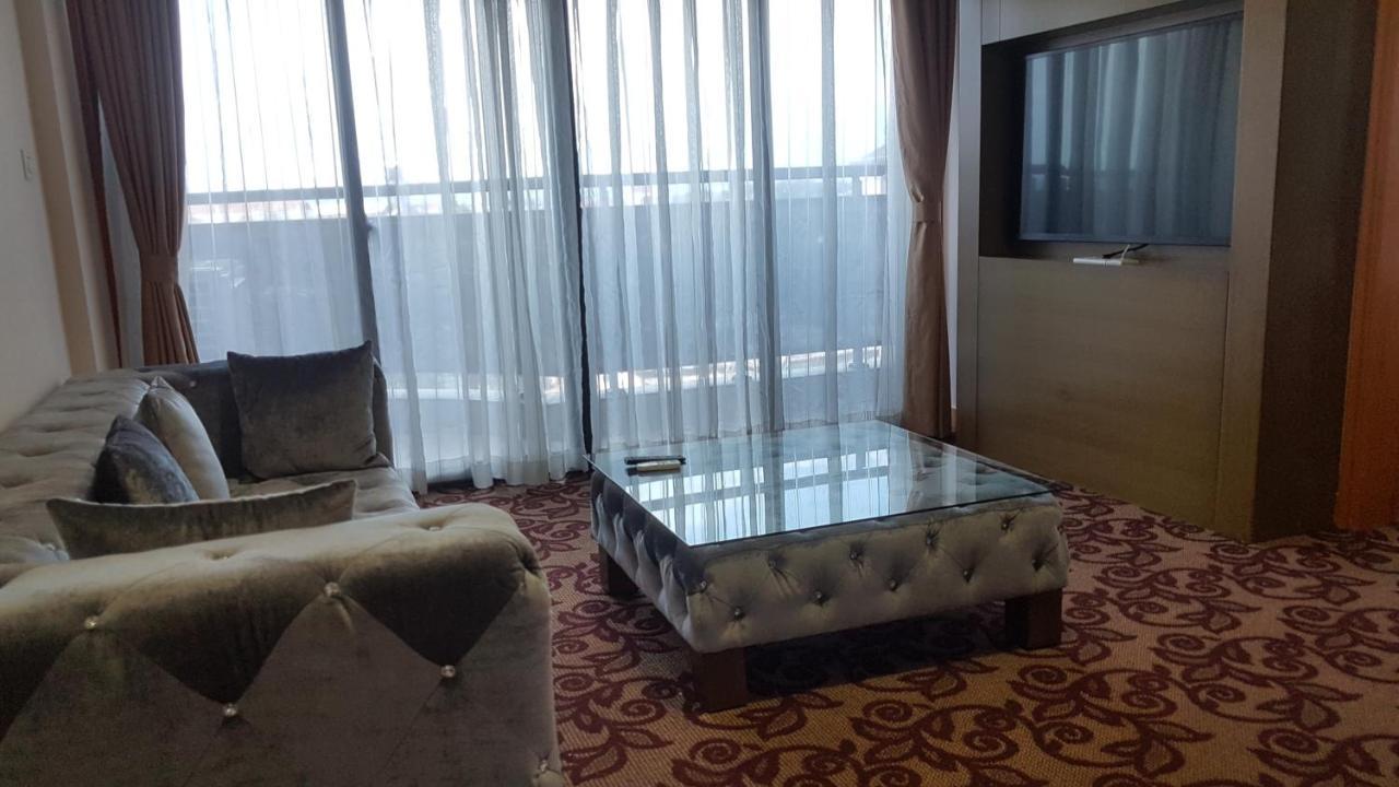 Edmond Hotel 布拉柴维尔 外观 照片